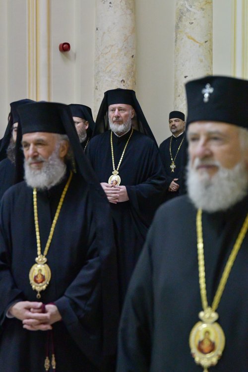 Întrunirea Sfântului Sinod la Palatul Patriarhiei Poza 232089