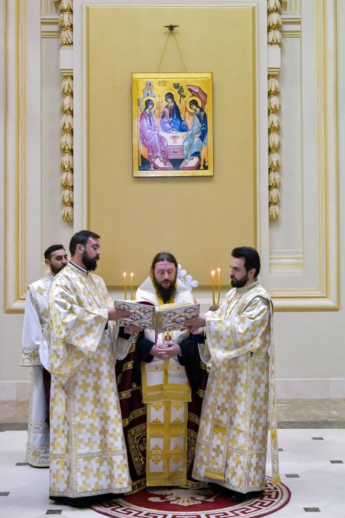 Întrunirea Sfântului Sinod la Palatul Patriarhiei Poza 232091