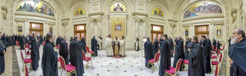 Întrunirea Sfântului Sinod la Palatul Patriarhiei Poza 232092