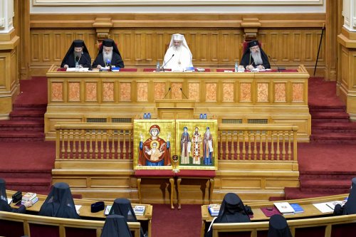 Întrunirea Sfântului Sinod la Palatul Patriarhiei Poza 232098