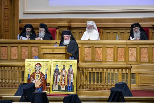 Întrunirea Sfântului Sinod la Palatul Patriarhiei Poza 232106