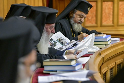 Întrunirea Sfântului Sinod la Palatul Patriarhiei Poza 232118