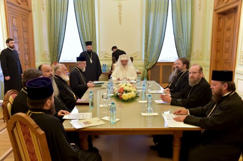Întrunirea Sfântului Sinod la Palatul Patriarhiei Poza 232139