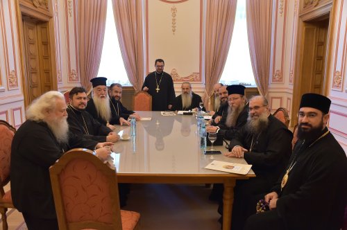 Întrunirea Sfântului Sinod la Palatul Patriarhiei Poza 232140