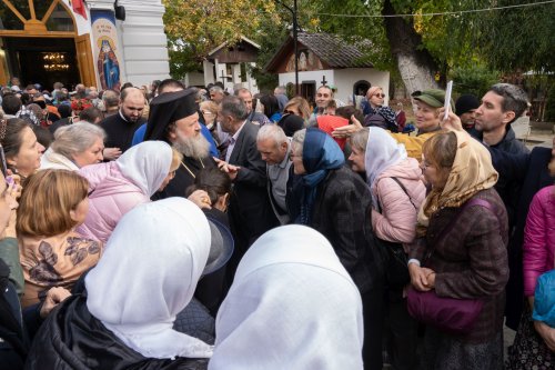 Înnoire la Parohia Cărămidarii de Sus-Grozăvești Poza 232263