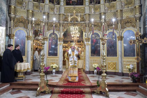 Clericii din județul Prahova s-au reunit la Palatul Patriarhiei Poza 232599