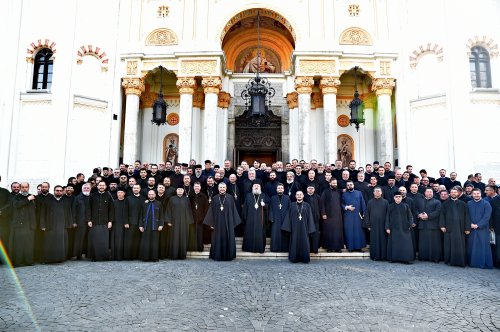 Clericii din județul Prahova s-au reunit la Palatul Patriarhiei Poza 232617