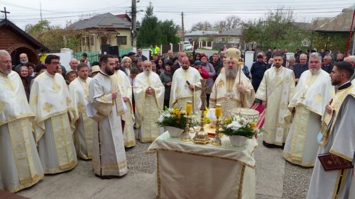 O nouă biserică pentru parohia prahoveană Bordenii Mici Poza 233084