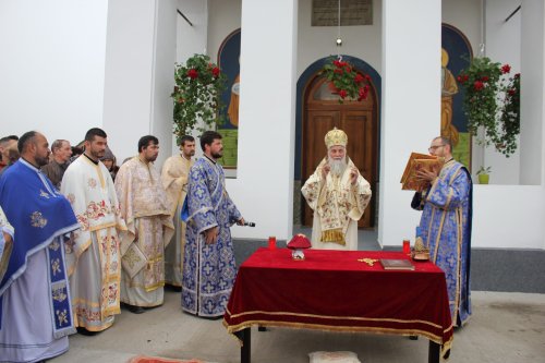 Biserică restaurată și o nouă capelă într‑o parohie gorjeană Poza 233460