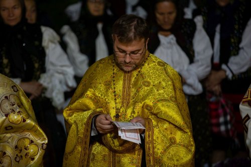 Rugăciuni în cinstea Sfântului Ierarh Ioan Gură de Aur la Paraclisul Catedralei Mântuirii Neamului Poza 233732