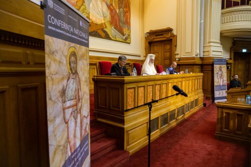 Conferință dedicată artei bisericești la Palatul Patriarhiei Poza 234031