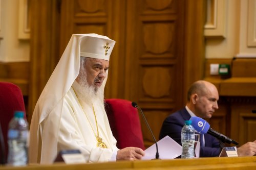 Conferință dedicată artei bisericești la Palatul Patriarhiei Poza 234033