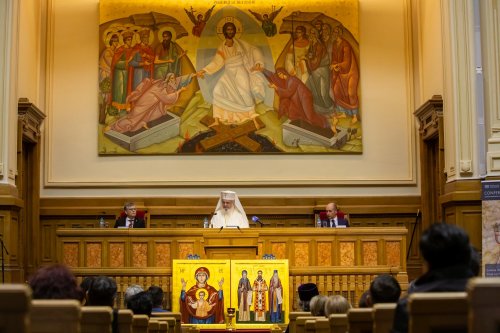 Conferință dedicată artei bisericești la Palatul Patriarhiei Poza 234040