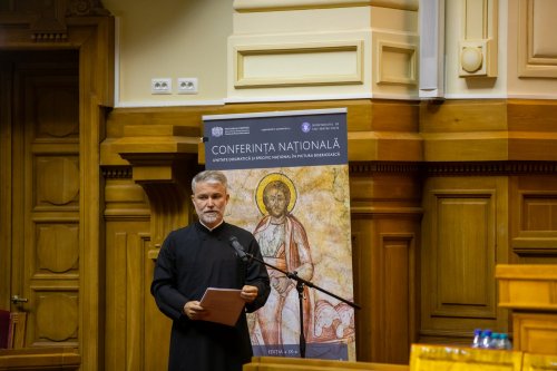 Conferință dedicată artei bisericești la Palatul Patriarhiei Poza 234045