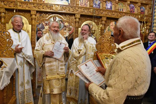 Sfinții Martiri Năsăudeni prăznuiți la Mănăstirea „Sfânta Treime” din Bichigiu Poza 233947