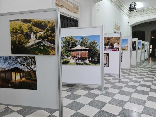 Dezbatere pe tema viitorului bisericilor de lemn din Iași Poza 234094