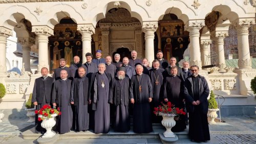 Întâlnire a Societăţii Bibliştilor Ortodocşi Români la Mănăstirea Lainici Poza 234257