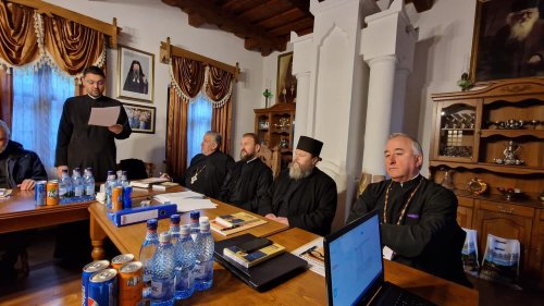 Întâlnire a Societăţii Bibliştilor Ortodocşi Români la Mănăstirea Lainici Poza 234259