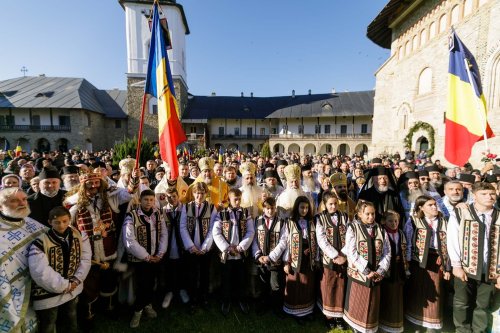 Sărbătoarea Sfântului Cuvios Paisie la Mănăstirea Neamț Poza 234178