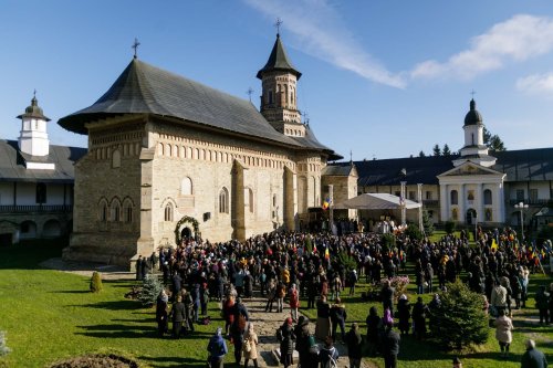 Sărbătoarea Sfântului Cuvios Paisie la Mănăstirea Neamț Poza 234180