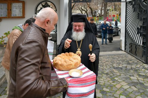 Starețul isihast al Mănăstirii Neamț sărbătorit în Capitală Poza 234185