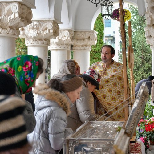 Starețul isihast al Mănăstirii Neamț sărbătorit în Capitală Poza 234195