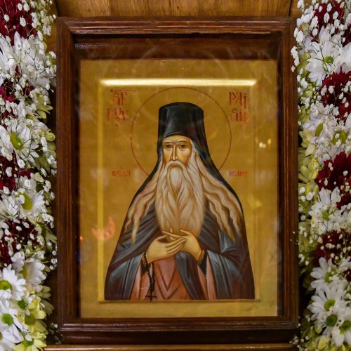 Starețul isihast al Mănăstirii Neamț sărbătorit în Capitală Poza 234197