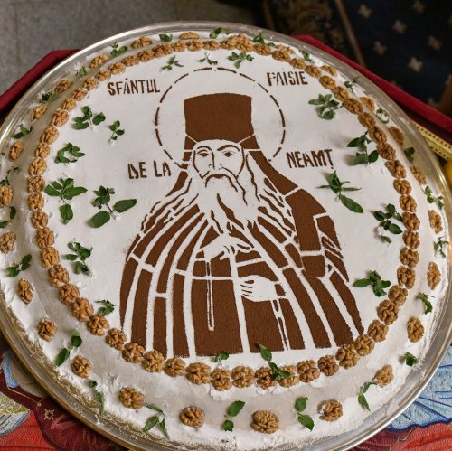 Starețul isihast al Mănăstirii Neamț sărbătorit în Capitală Poza 234205