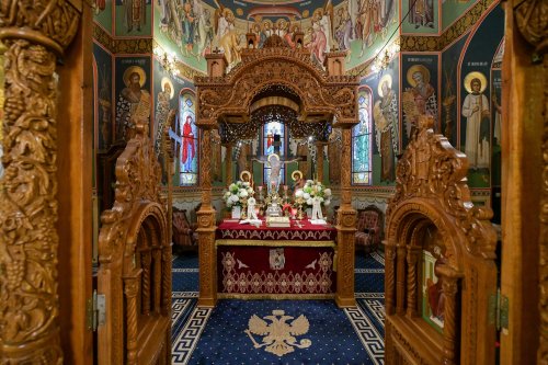 Starețul isihast al Mănăstirii Neamț sărbătorit în Capitală Poza 234211