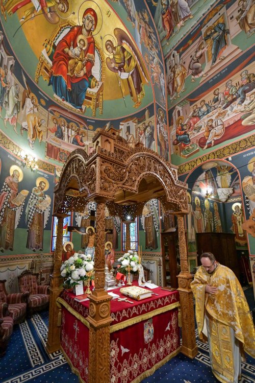 Starețul isihast al Mănăstirii Neamț sărbătorit în Capitală Poza 234212