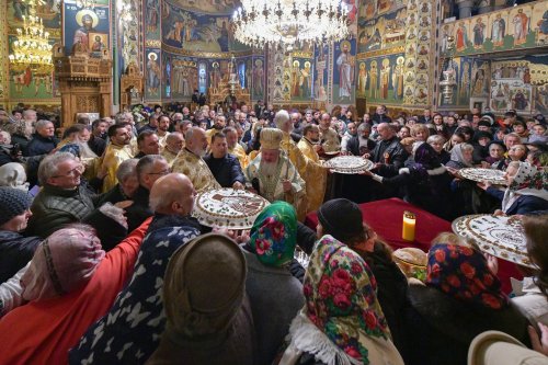 Starețul isihast al Mănăstirii Neamț sărbătorit în Capitală Poza 234248