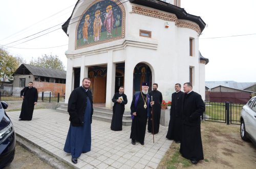 Vizite pastorale la parohii din județul Dâmbovița Poza 234162