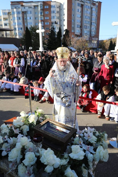 Sărbătoare la Biserica „Sfinții Arhangheli Mihail și Gavriil” din Baia Mare Poza 234309