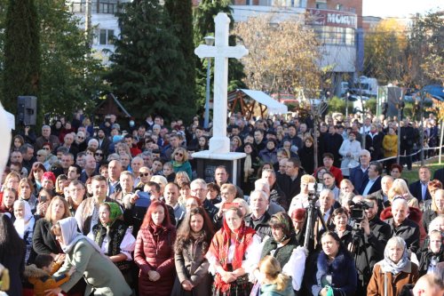 Sărbătoare la Biserica „Sfinții Arhangheli Mihail și Gavriil” din Baia Mare Poza 234311