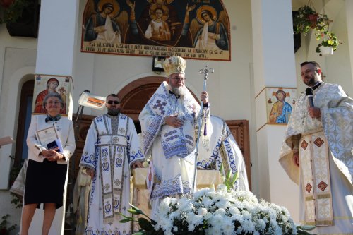 Sărbătoare la Biserica „Sfinții Arhangheli Mihail și Gavriil” din Baia Mare Poza 234312