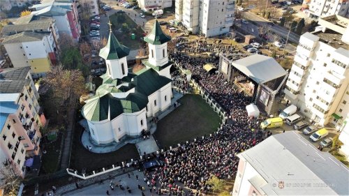 Trei ierarhi au sfințit Catedrala municipiului Bârlad Poza 234300