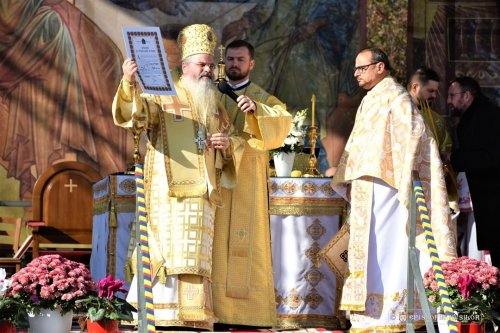 Trei ierarhi au sfințit Catedrala municipiului Bârlad Poza 234303