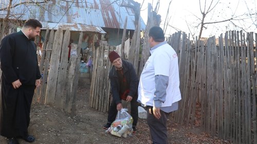 Ajutor pentru zeci de familii din două parohii prahovene Poza 234439