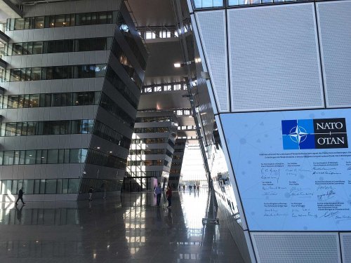 Epopeea mutării sediului NATO de la Paris la Bruxelles Poza 234404