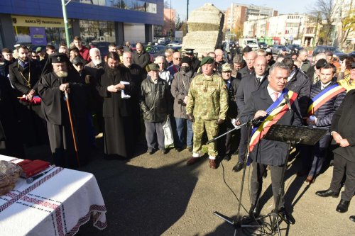 Eroii celor două războaie mondiale au fost pomeniți la Sibiu Poza 234503