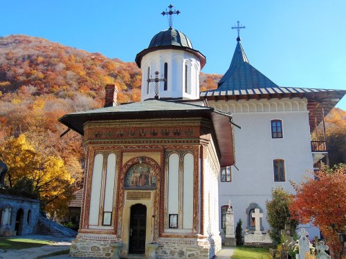 Mănăstirea Turnu la vremea prăznuirii hramului Poza 234624