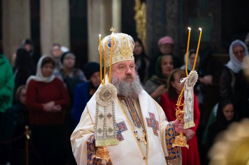 Preacinstire adusă Maicii Domnului la Catedrala Patriarhală Poza 234714