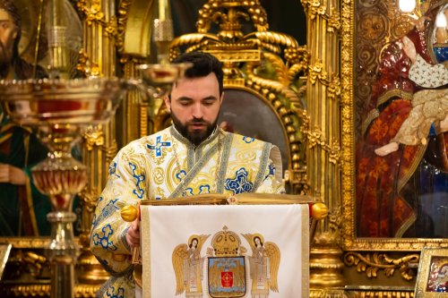 Preacinstire adusă Maicii Domnului la Catedrala Patriarhală Poza 234727