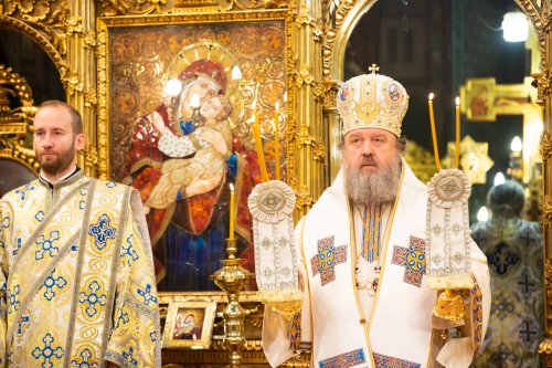 Preacinstire adusă Maicii Domnului la Catedrala Patriarhală Poza 234729