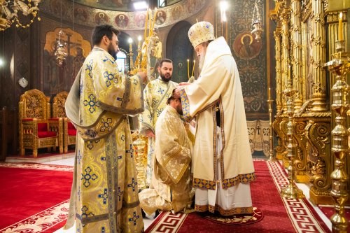 Preacinstire adusă Maicii Domnului la Catedrala Patriarhală Poza 234744