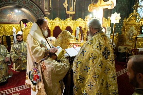 Preacinstire adusă Maicii Domnului la Catedrala Patriarhală Poza 234747