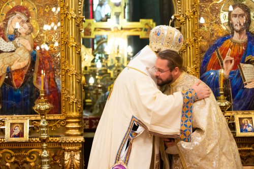 Preacinstire adusă Maicii Domnului la Catedrala Patriarhală Poza 234750
