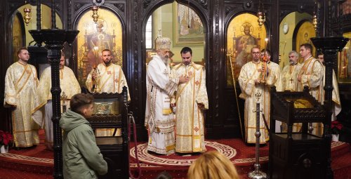 Slujire arhierească la catedrala din Alba Iulia Poza 234665