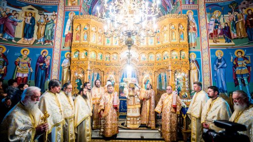 Slujire arhierească la Mănăstirea „Intrarea  în biserică a Maicii Domnului” din Rădăuți Poza 234848