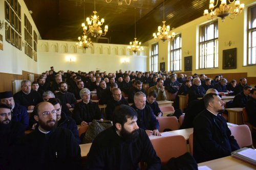 Ședințe preoțești și sfințiri în Arhiepiscopia Sibiului Poza 235003